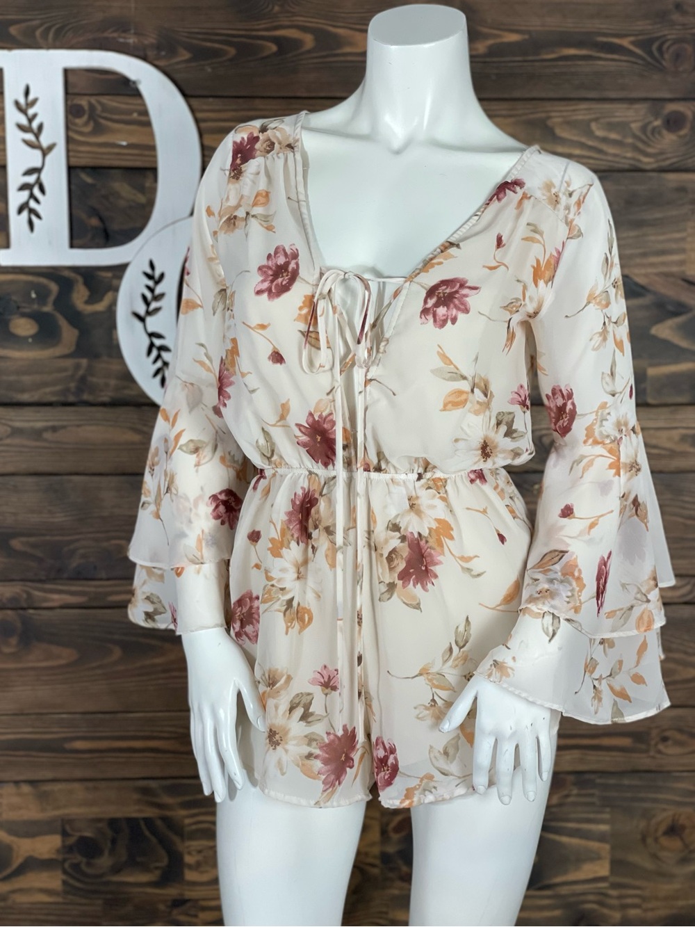 Tobi | Floral‎ Cream & Mauve Lace Up Tie-Front Romper Tiered Bell Sleeves